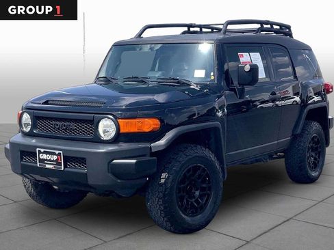 Used 2012 Toyota FJ Cruiser 2WD w/ Upgrade Pkg image 1