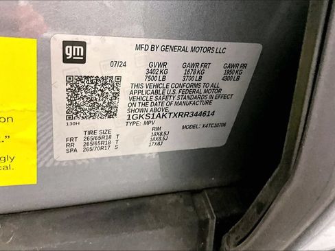 Used 2024 GMC Yukon SLE RWD image 4