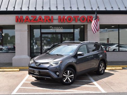 Used 2017 Toyota RAV4 XLE AWD/4WD image 2