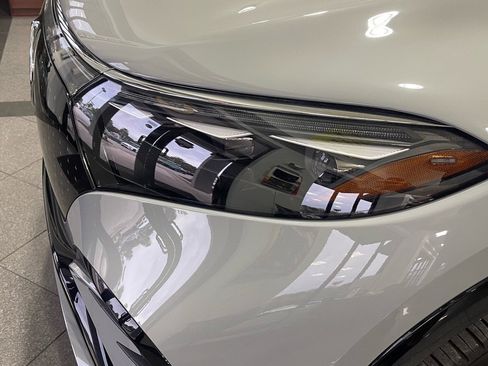 Used 2024 Mercedes-Benz EQS 450+ SUV image 10