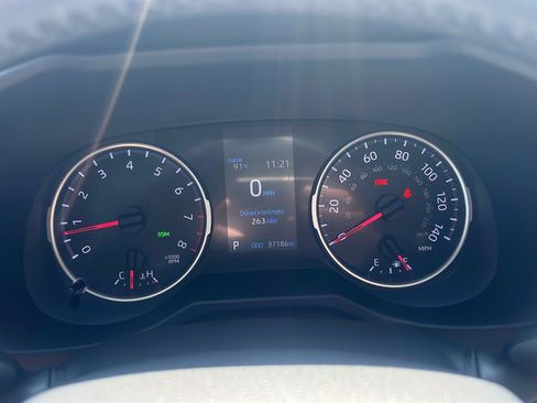 Used 2022 Toyota RAV4 XLE Premium FWD image 30