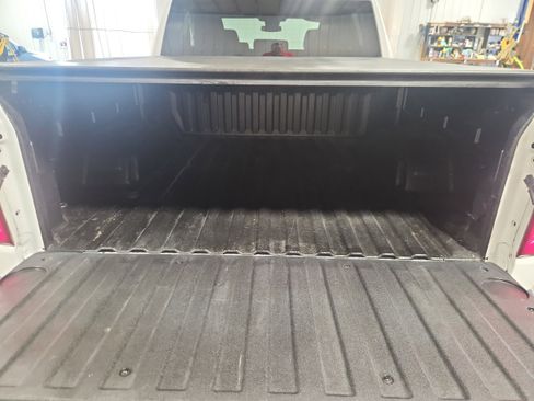 Used 2022 Chevrolet Silverado 1500 LT image 9