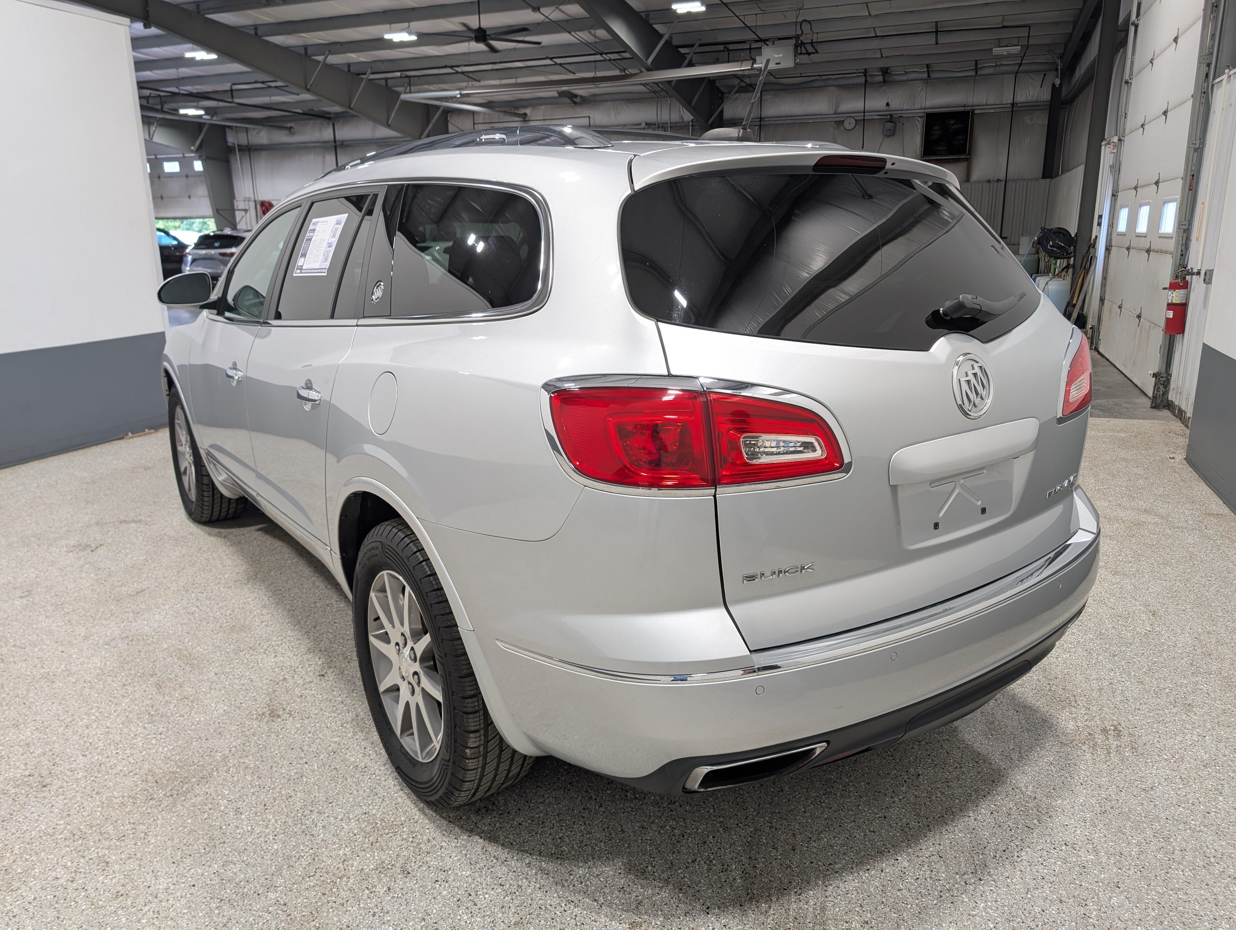 Used 2017 Buick Enclave Leather w/ Trailering Package AWD/4WD image 5