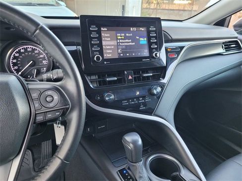 Used 2023 Toyota Camry SE image 19