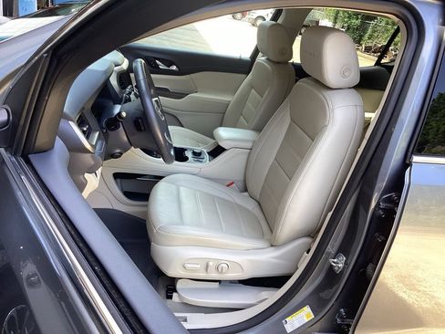 Used 2022 GMC Acadia Denali w/ Denali Technology Package AWD/4WD image 35