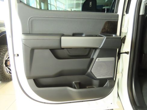 New 2026 Ford F250 Lariat w/ Black Appearance Package image 15