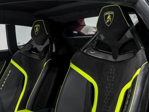 Used 2024 Lamborghini Huracan Tecnica image 19