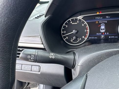 Used 2025 Nissan Altima 2.5 SV FWD image 27