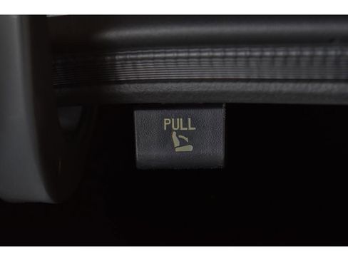 New 2025 Hyundai Elantra Limited image 91