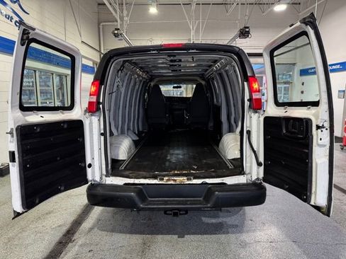 Used 2018 Chevrolet Express 2500 Work Van image 9