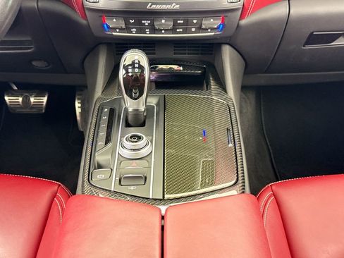 Used 2017 Maserati Levante w/ Luxury Package AWD/4WD image 12