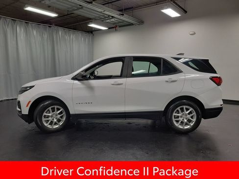 Used 2024 Chevrolet Equinox LS w/ Driver Confidence II Package FWD image 5