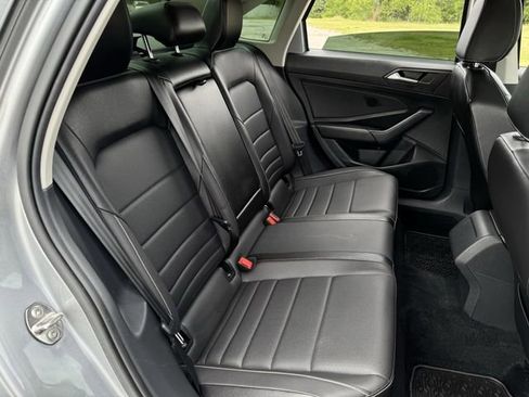 Used 2022 Volkswagen Jetta SE w/ Panoramic Sunroof Package FWD image 27