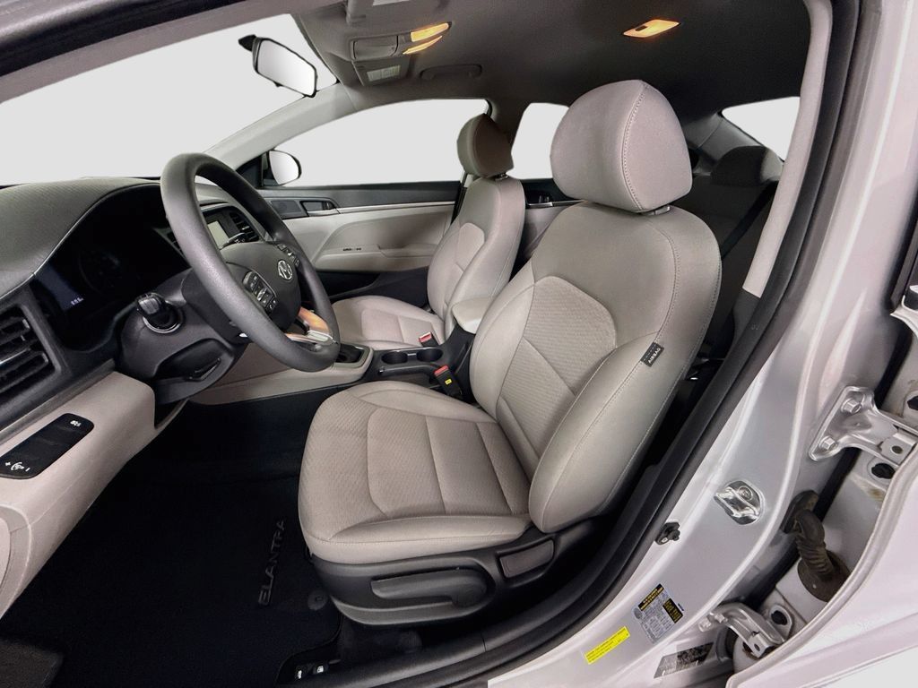 Used 2019 Hyundai Elantra SE FWD image 19
