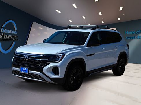New 2026 Volkswagen Atlas Peak Edition AWD/4WD image 8