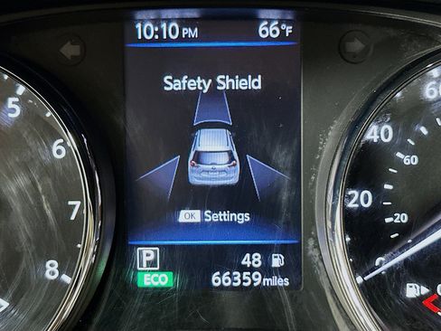 Used 2018 Nissan Rogue SV image 19