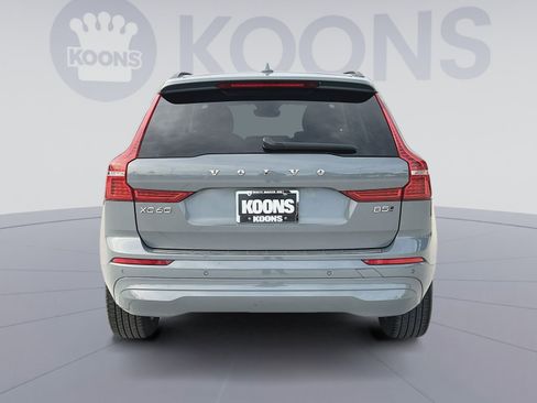 Certified 2022 Volvo XC60 B5 Momentum w/ Climate Package image 5