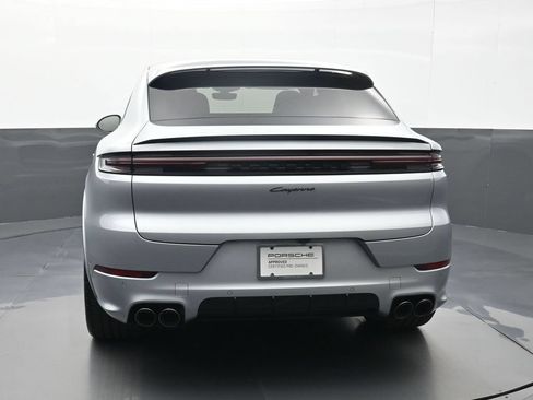 Certified 2025 Porsche Cayenne Coupe AWD/4WD image 22