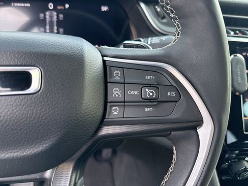 Used 2024 Jeep Grand Cherokee Altitude image 14