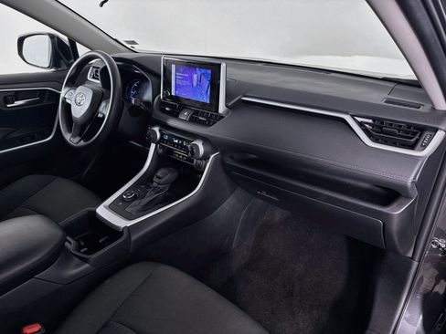 Used 2025 Toyota RAV4 XLE AWD/4WD image 25