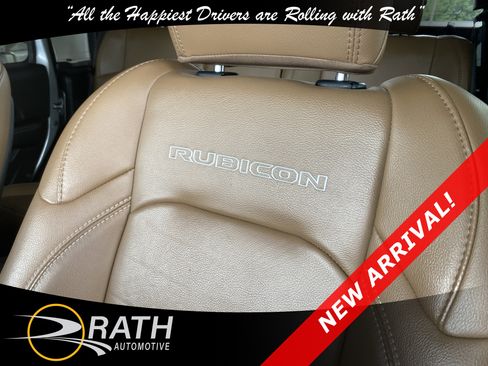 Used 2020 Jeep Gladiator Rubicon w/ Dual Top Group AWD/4WD image 16