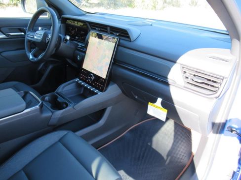 Used 2026 GMC Terrain AT4 w/ Convenience Package III AWD/4WD image 10