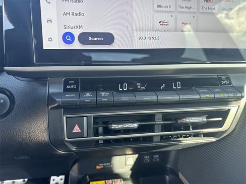 Used 2025 Toyota Camry SE image 25