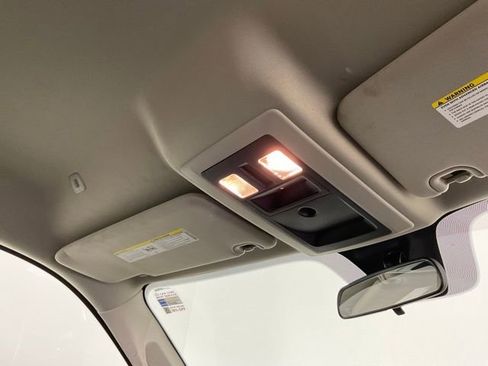 Used 2022 RAM 1500 Classic SLT image 18