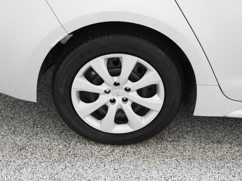Used 2024 Toyota Corolla LE FWD image 6