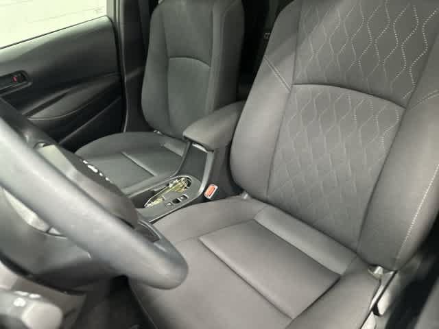 Used 2025 Toyota Corolla LE FWD image 10