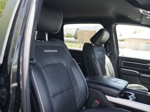 Used 2019 RAM 1500 Laramie AWD/4WD image 11