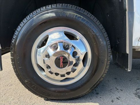 Used 2018 GMC Sierra 3500 Denali w/ Duramax Plus Package image 14