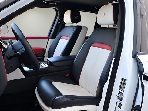 Used 2023 Rolls-Royce Cullinan Black Badge w/ Dark Exterior Package image 14