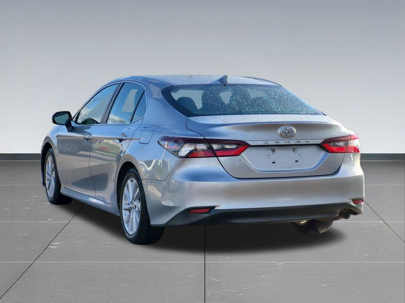 Used 2022 Toyota Camry LE FWD image 4