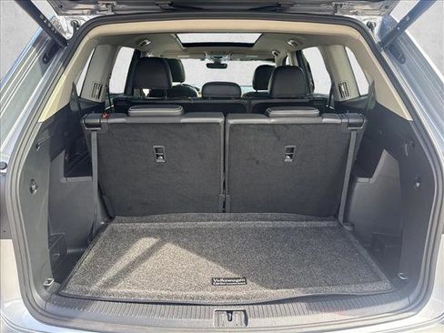 Used 2024 Volkswagen Atlas SE w/ Panoramic Sunroof Package FWD image 23