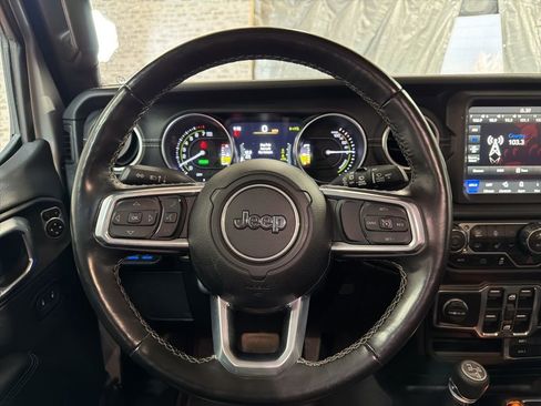 Used 2022 Jeep Wrangler Unlimited Sahara w/ Cold Weather Group AWD/4WD image 16