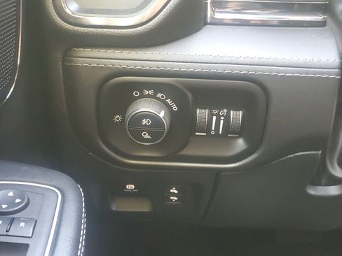 Used 2023 RAM 1500 Limited image 31