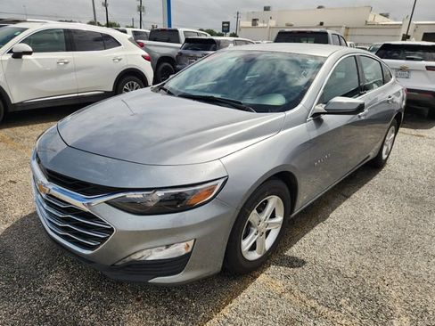 Used 2024 Chevrolet Malibu LT FWD image 3