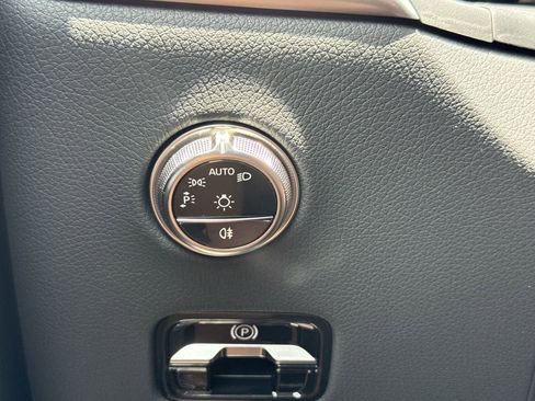 New 2025 Mercedes-Benz GLC 350e GLC 350e image 28