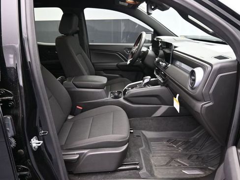 New 2025 Chevrolet Colorado LT image 39