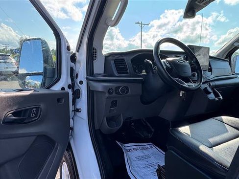 Used 2023 Ford E-Transit Medium Roof RWD image 29