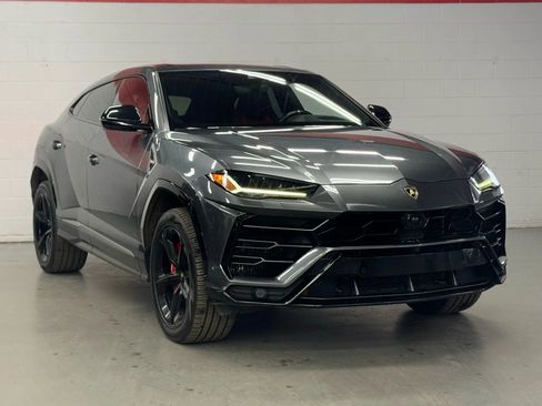 Used 2019 Lamborghini Urus Sport Utility 4D image 8