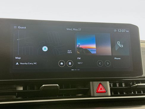 Used 2025 Kia Carnival FWD image 21