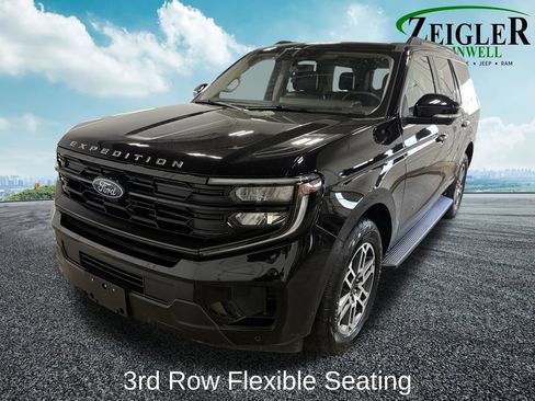 Used 2025 Ford Expedition Active AWD/4WD image 14
