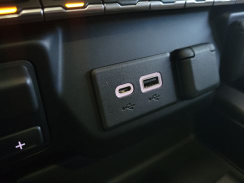 Used 2021 Chevrolet Silverado 1500 LTZ RWD image 29