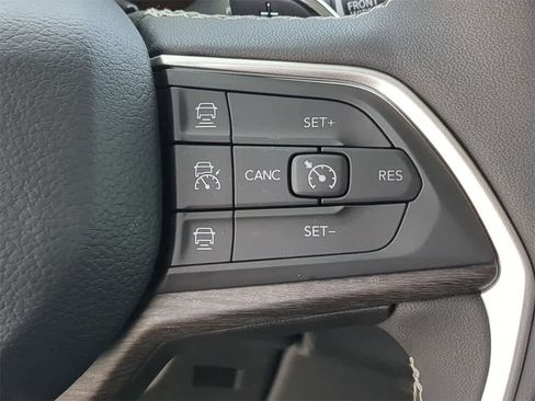 Used 2024 Jeep Grand Cherokee Limited 4xe image 23