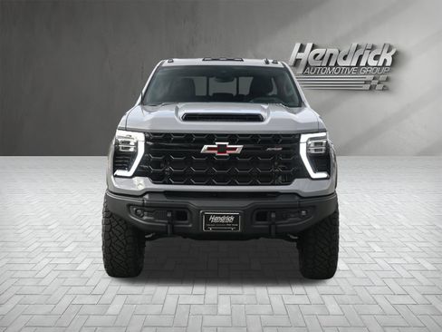 Used 2024 Chevrolet Silverado 2500 ZR2 w/ ZR2 Bison Edition AWD/4WD image 3