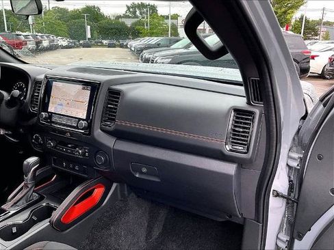 Certified 2023 Nissan Frontier PRO-4X w/ Technology Package AWD/4WD image 13