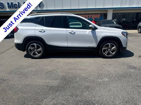 Used 2020 GMC Terrain SLT w/ Preferred Package FWD image 2