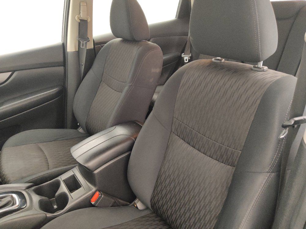 Used 2019 Nissan Rogue S FWD image 17